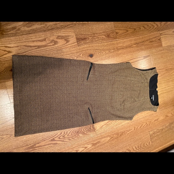 Le château dress - Picture 1 of 5